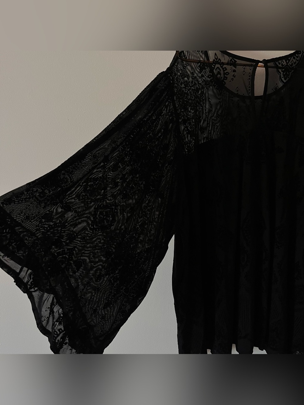 torrid NWT Black Sheer Velvet Burnout Bell Sleeve Tunic Boho Peasant Goth 5X 28 - Picture 6 of 11